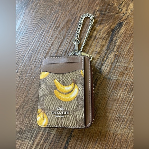 NWT Coach CR833 Zip Card Case In Signature Canvas With Banana Print - Picture 3 of 6